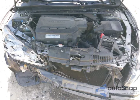 2017 Honda Accord Touring V6 z USA, uszkodzony, nr VIN 1HGCR3F97HA041159